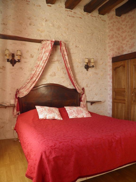 Отель La Ferme Des 3 Maillets Avaray Номер фото
